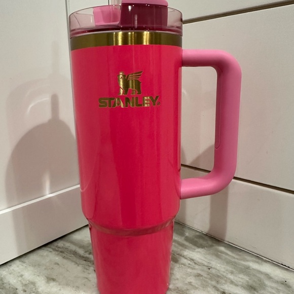 STANLEY THE QUENCHER H2.0 FLOWSTATE™ TUMBLER | 30 OZ in PINK PARADE (SOLD OUT) - Picture 6 of 9